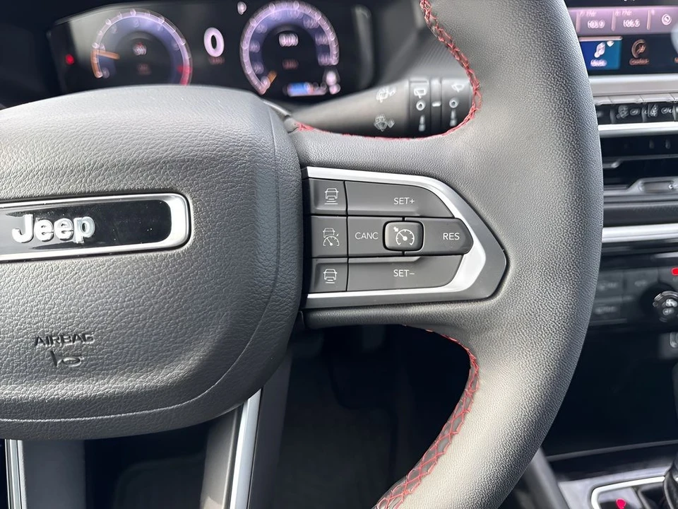 2025 Jeep Compass - Image 16 of 21