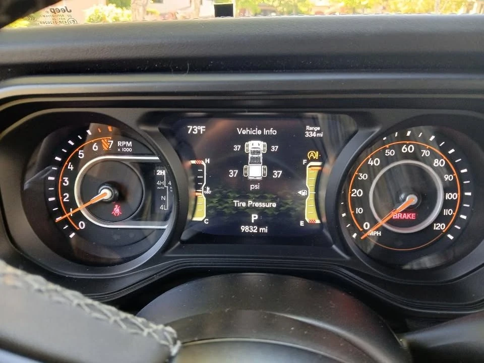 2025 Jeep JT Gladiator - Image 15 of 20