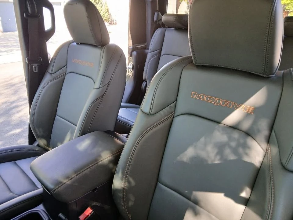 2025 Jeep JT Gladiator - Image 16 of 20