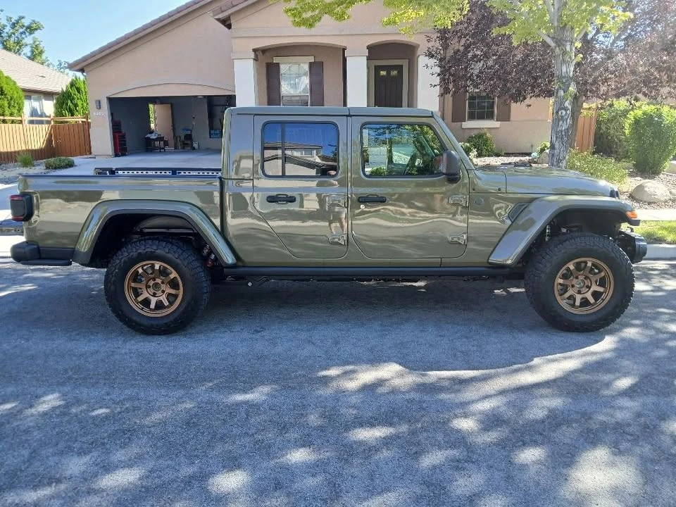 2025 Jeep JT Gladiator - Image 2 of 20