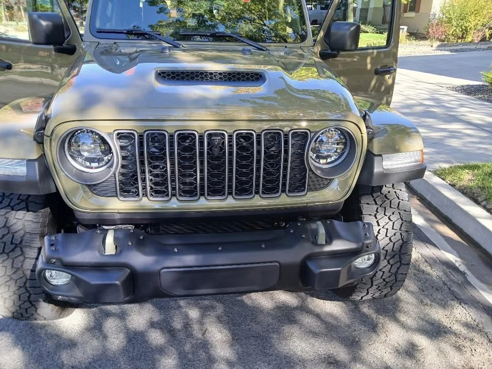2025 Jeep JT Gladiator - Image 3 of 20