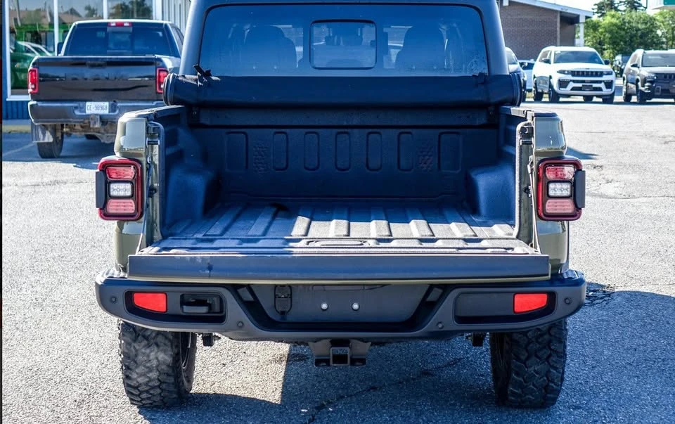 2025 Jeep JT Gladiator - Image 5 of 12