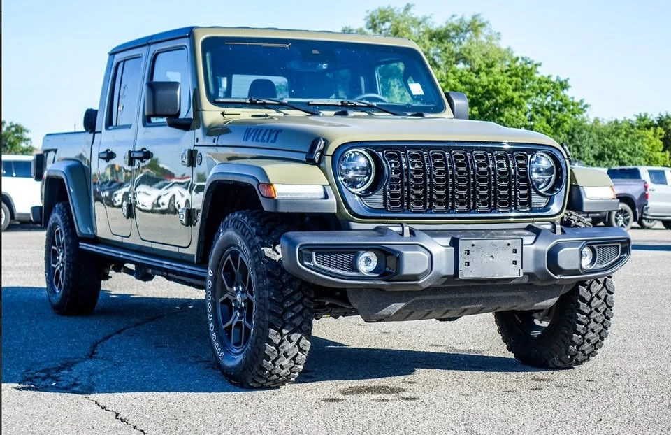 2025 Jeep JT Gladiator - Image 2 of 12