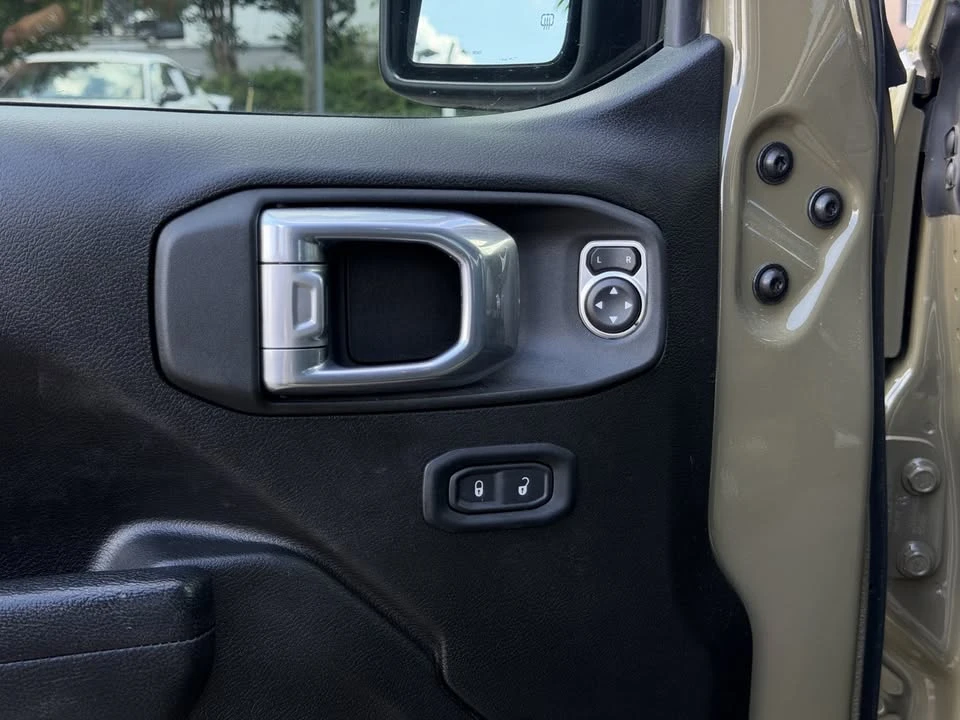 2025 Jeep JT Gladiator - Image 13 of 17