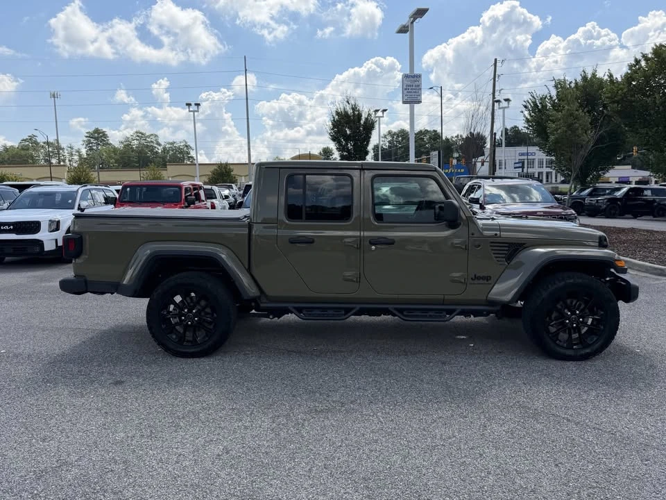 2025 Jeep JT Gladiator - Image 9 of 17