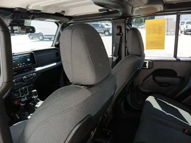 2025 Jeep JT Gladiator - Image 10 of 18