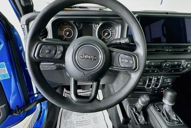 2025 Jeep JT Gladiator - Image 11 of 20