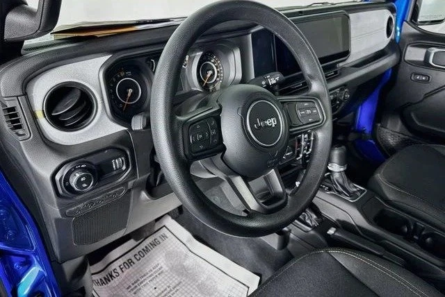 2025 Jeep JT Gladiator - Image 9 of 20