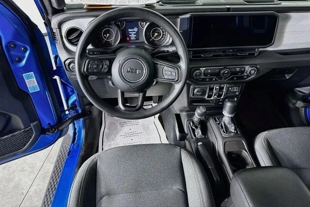 2025 Jeep JT Gladiator - Image 20 of 20
