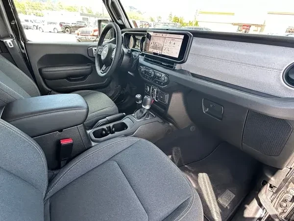 2025 Jeep JT Gladiator - Image 11 of 18