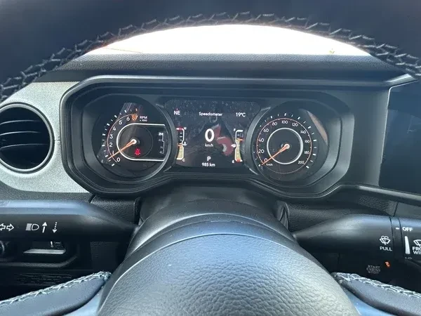 2025 Jeep JT Gladiator - Image 14 of 18