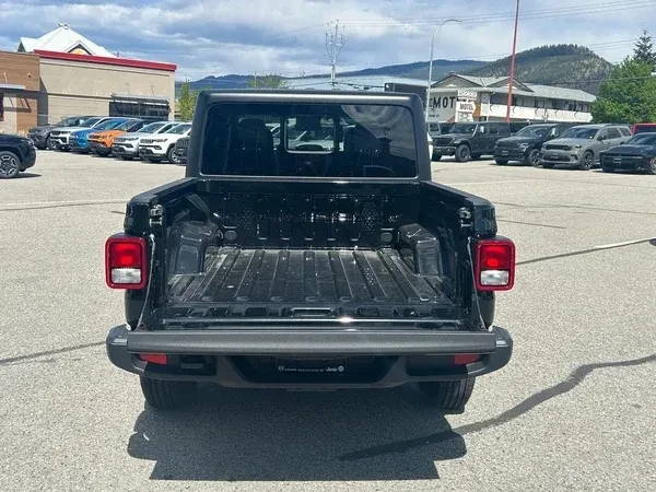 2025 Jeep JT Gladiator - Image 5 of 18