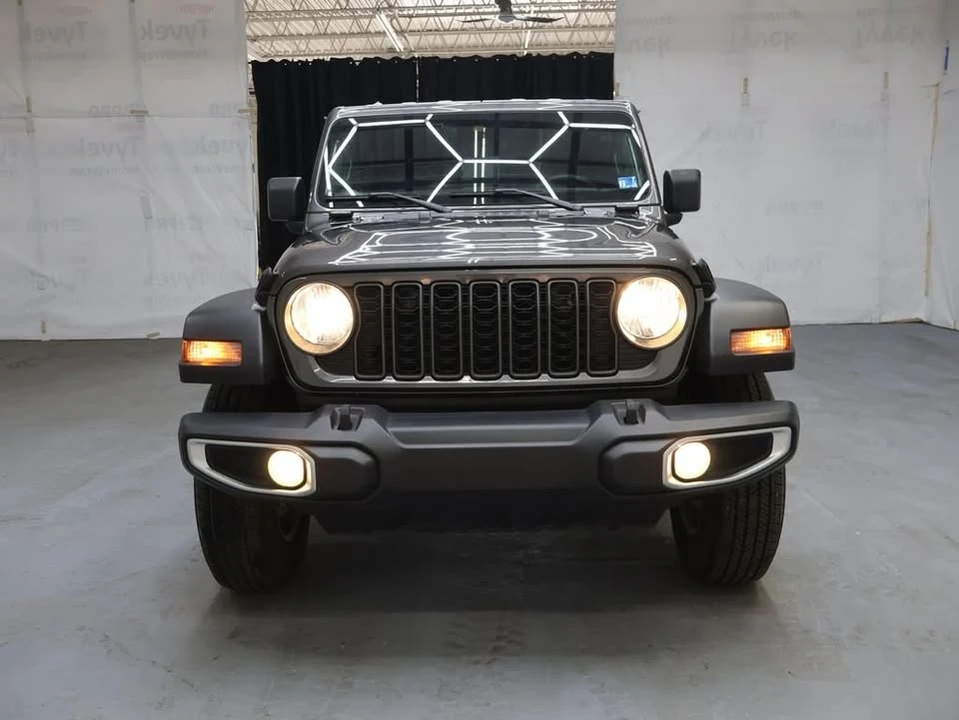 2025 Jeep JT Gladiator - Image 2 of 20