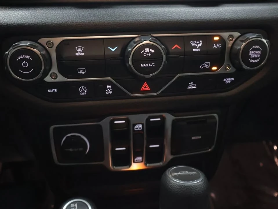 2025 Jeep JT Gladiator - Image 18 of 20