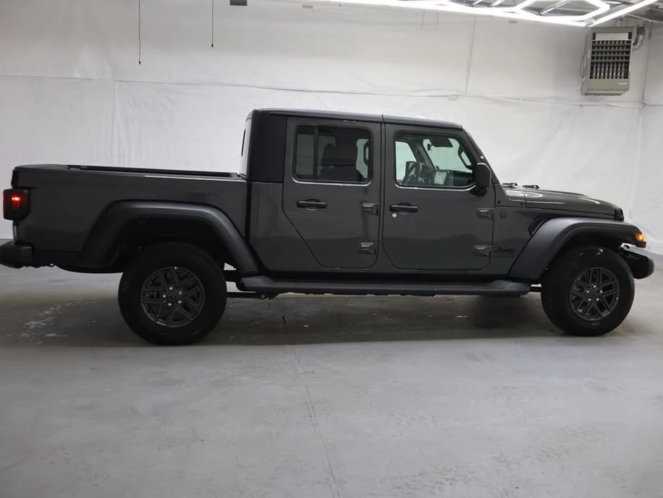 2025 Jeep JT Gladiator - Image 7 of 20