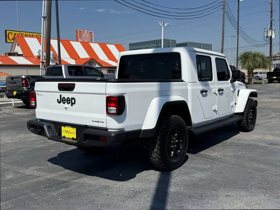 2025 Jeep JT Gladiator - Image 6 of 6