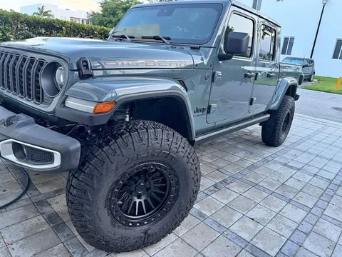 2025 Jeep Gladiator