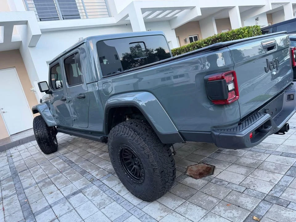 2025 Jeep JT Gladiator - Image 2 of 9