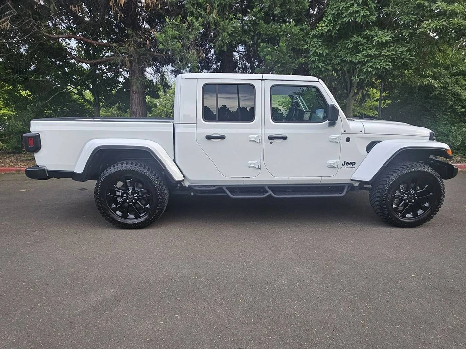 2025 Jeep JT Gladiator - Image 5 of 16