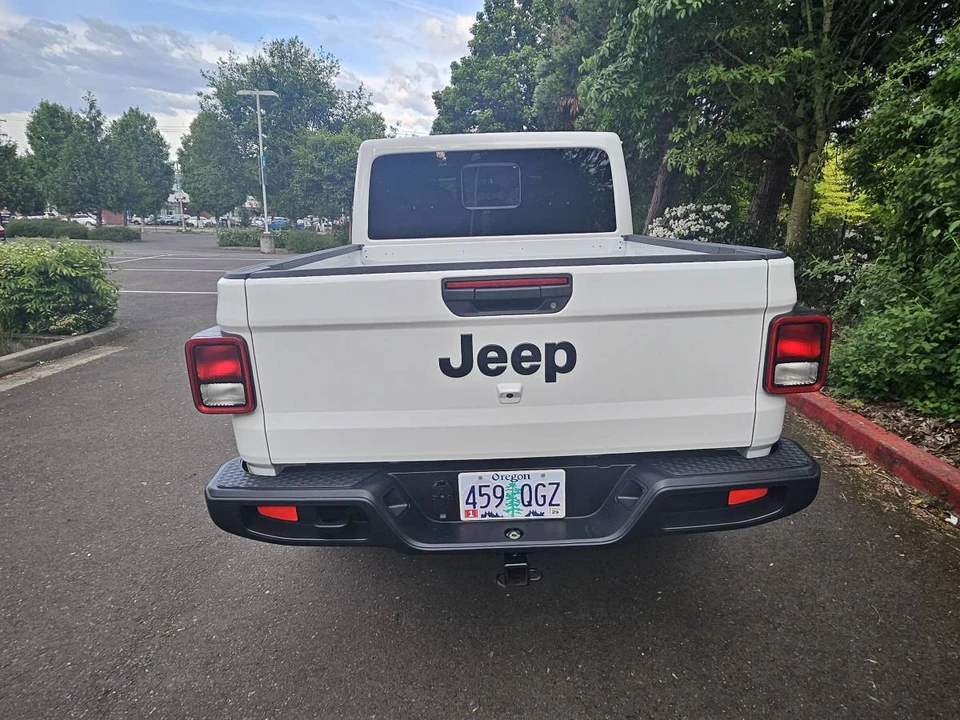 2025 Jeep JT Gladiator - Image 3 of 16