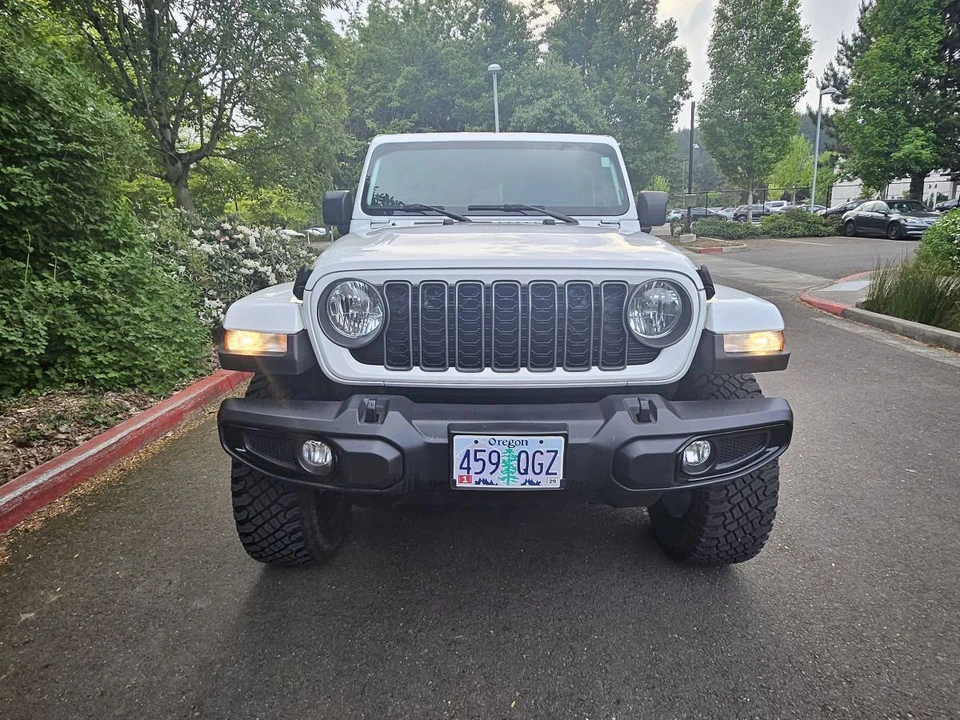 2025 Jeep JT Gladiator - Image 4 of 16