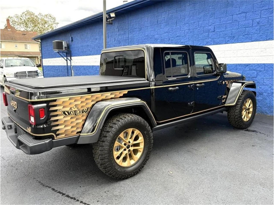 2025 Jeep JT Gladiator - Image 10 of 28