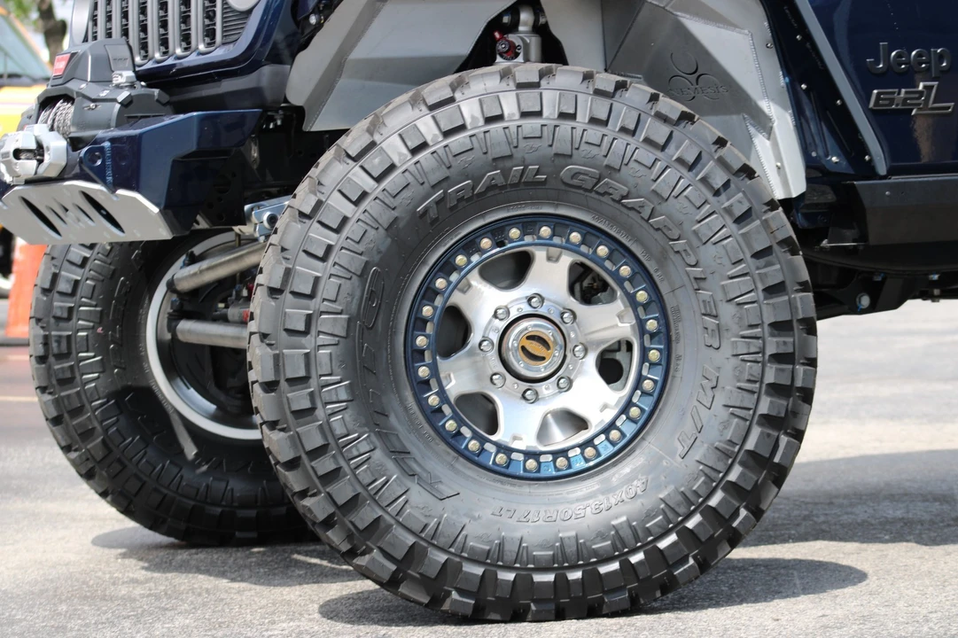 2025 Jeep JT Gladiator - Image 3 of 14