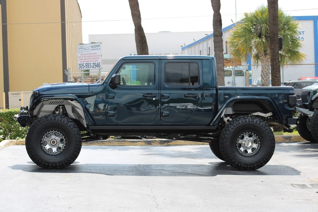 2025 Jeep JT Gladiator - Image 7 of 14