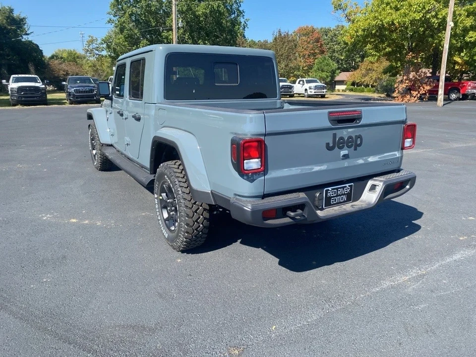 2025 Jeep JT Gladiator - Image 7 of 12