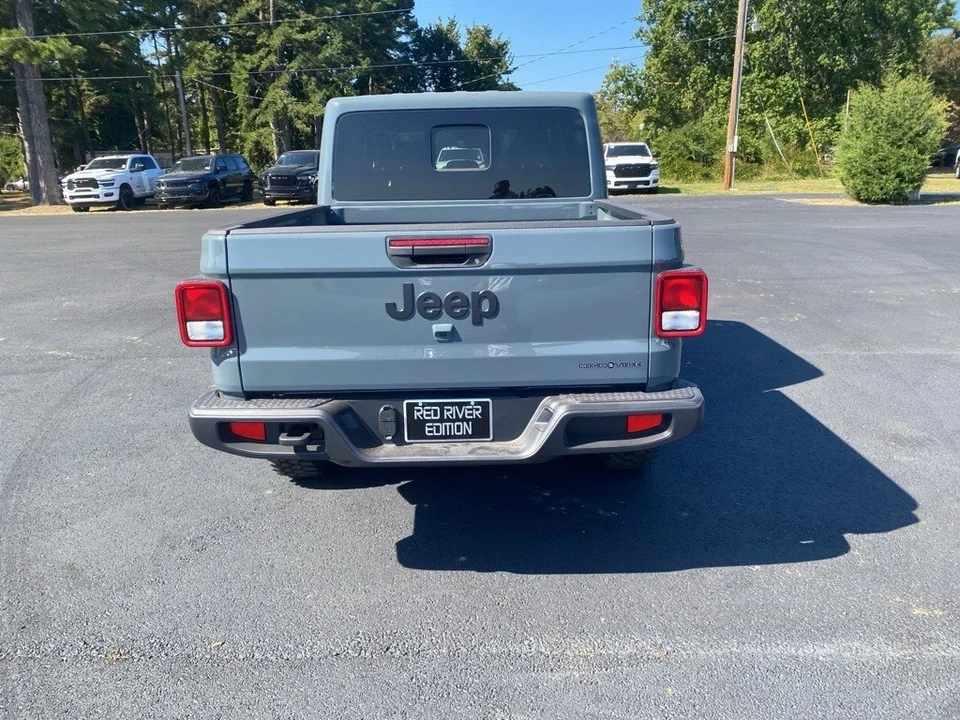 2025 Jeep JT Gladiator - Image 6 of 12