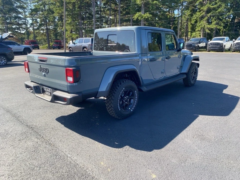 2025 Jeep JT Gladiator - Image 5 of 12