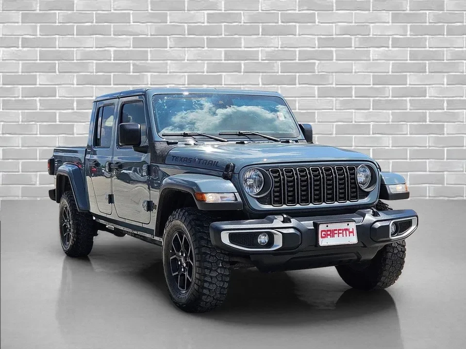 2025 Jeep JT Gladiator - Image 2 of 20