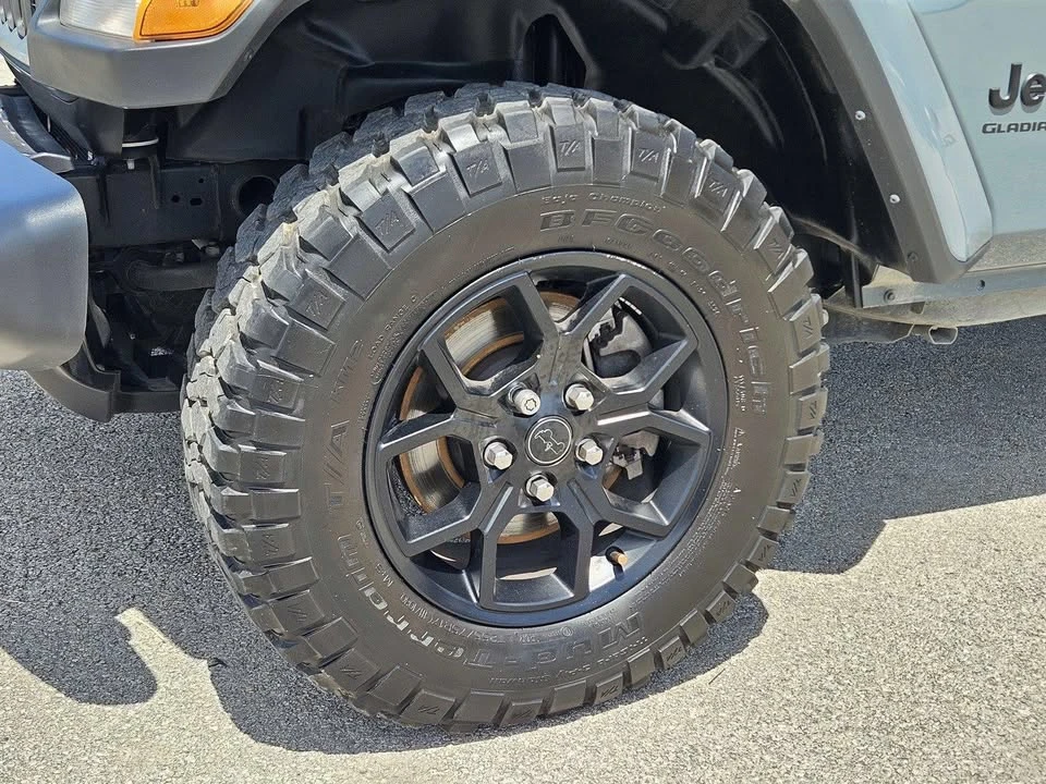2025 Jeep JT Gladiator - Image 8 of 20