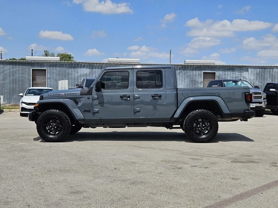 2025 Jeep JT Gladiator - Image 10 of 20