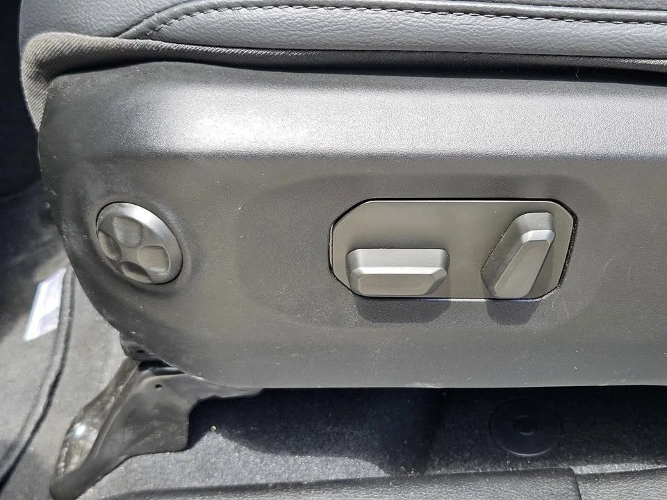 2025 Jeep JT Gladiator - Image 17 of 20