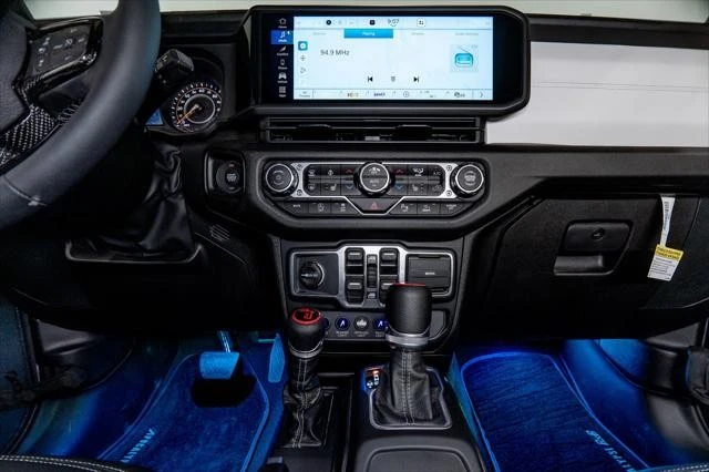 2025 Jeep JT Gladiator - Image 29 of 31