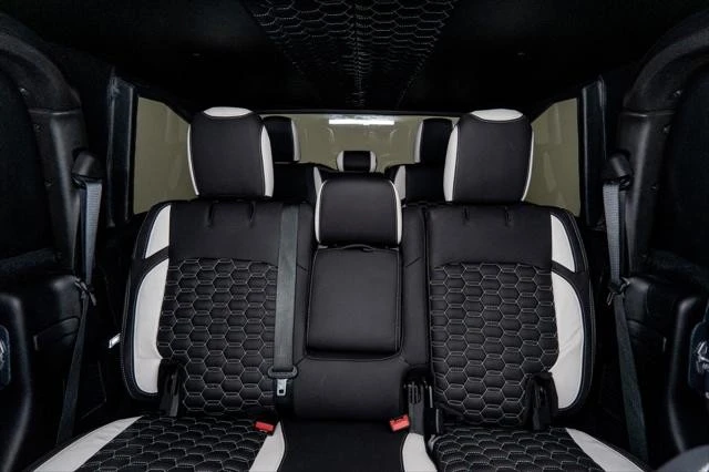 2025 Jeep JT Gladiator - Image 13 of 31