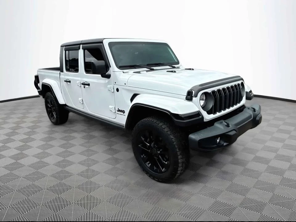 2025 Jeep JT Gladiator - Image 3 of 13