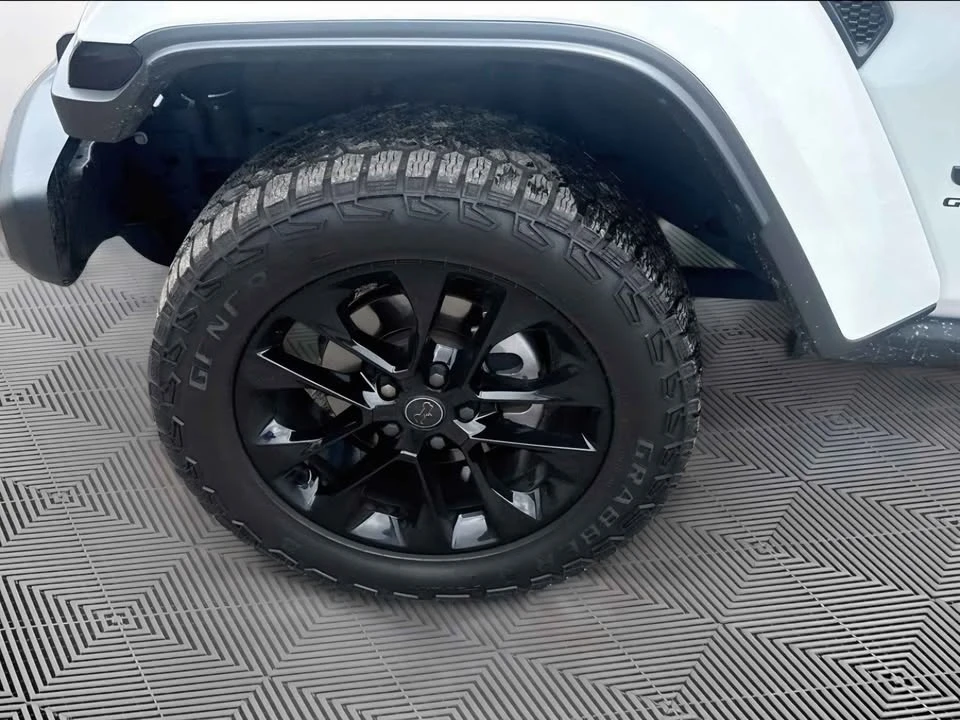 2025 Jeep JT Gladiator - Image 13 of 13