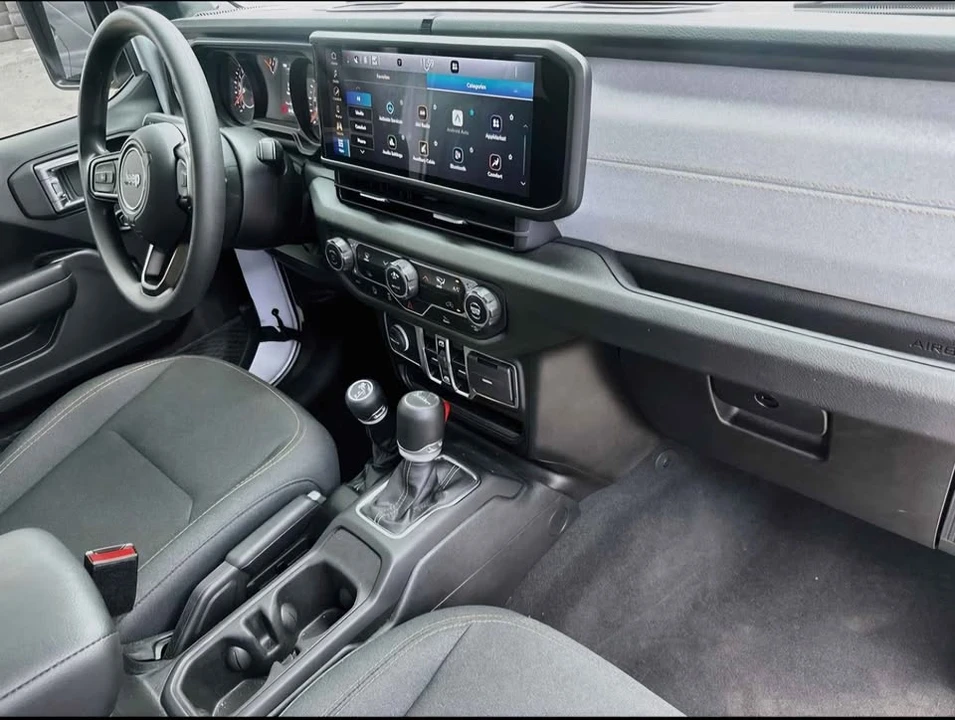 2025 Jeep JT Gladiator - Image 9 of 13