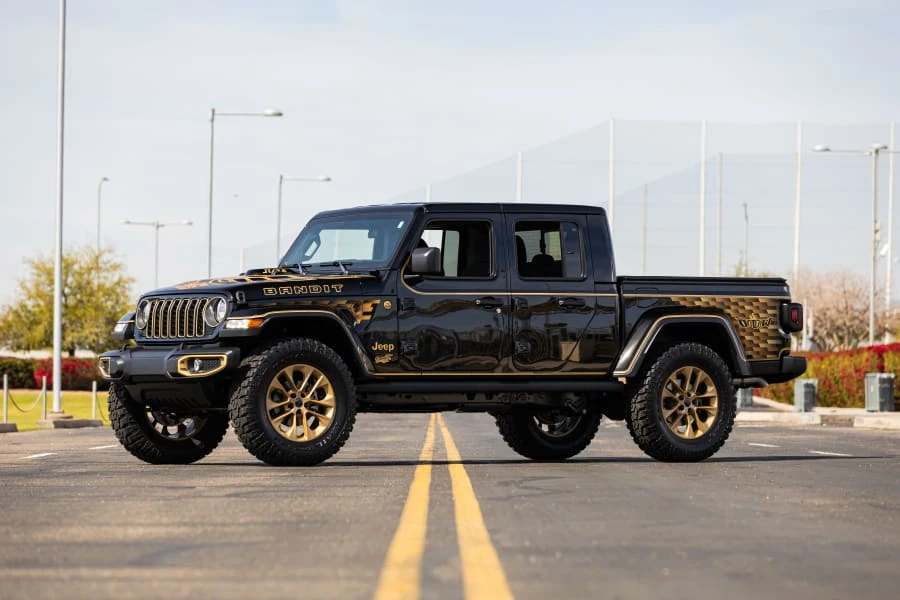 2025 Jeep JT Gladiator - Image 12 of 31