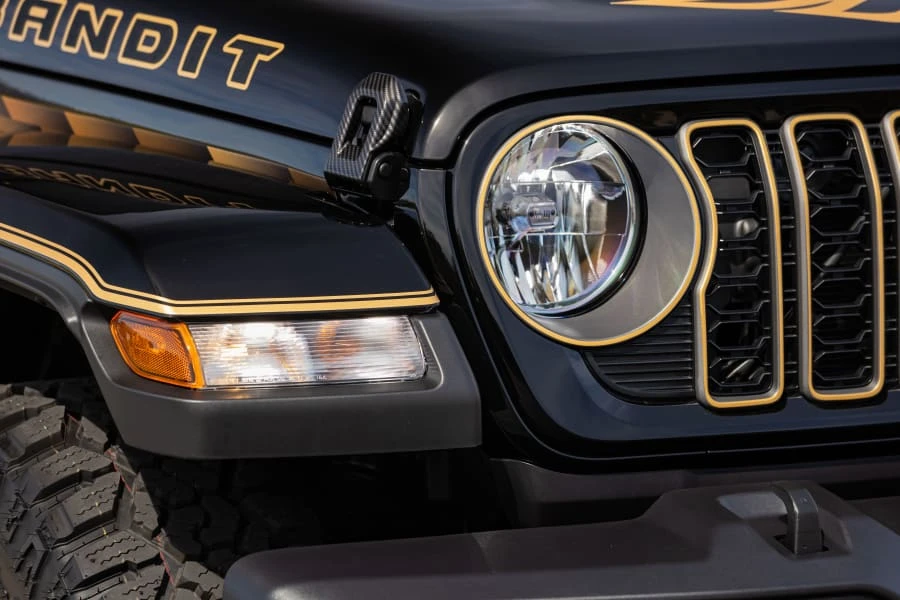 2025 Jeep JT Gladiator - Image 25 of 31
