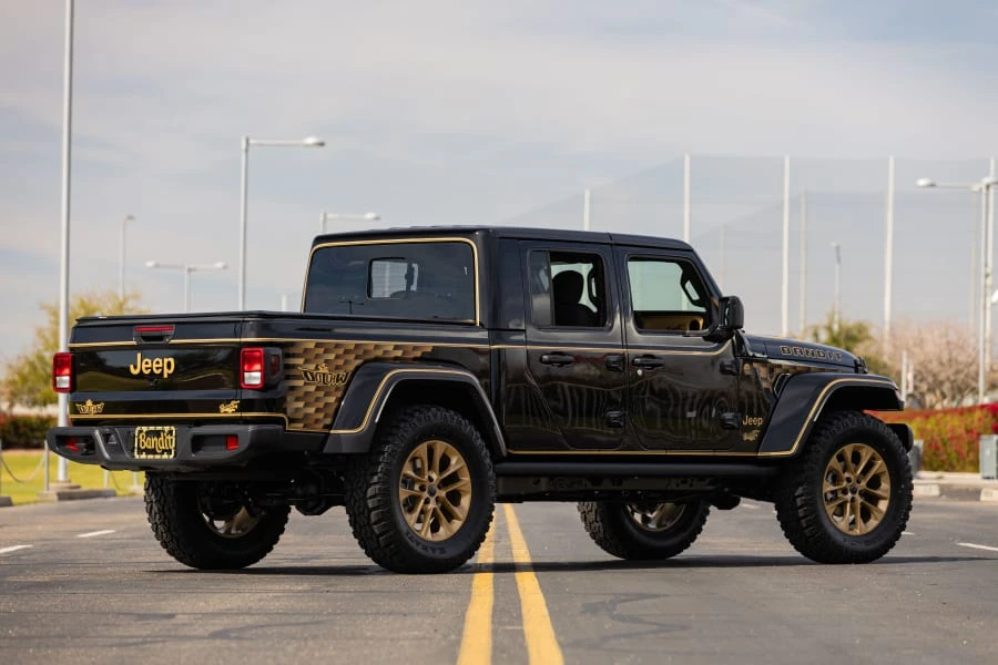 2025 Jeep JT Gladiator - Image 13 of 31