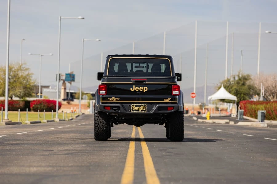 2025 Jeep JT Gladiator - Image 7 of 31