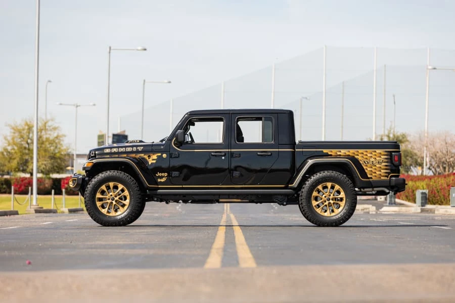 2025 Jeep JT Gladiator - Image 2 of 31