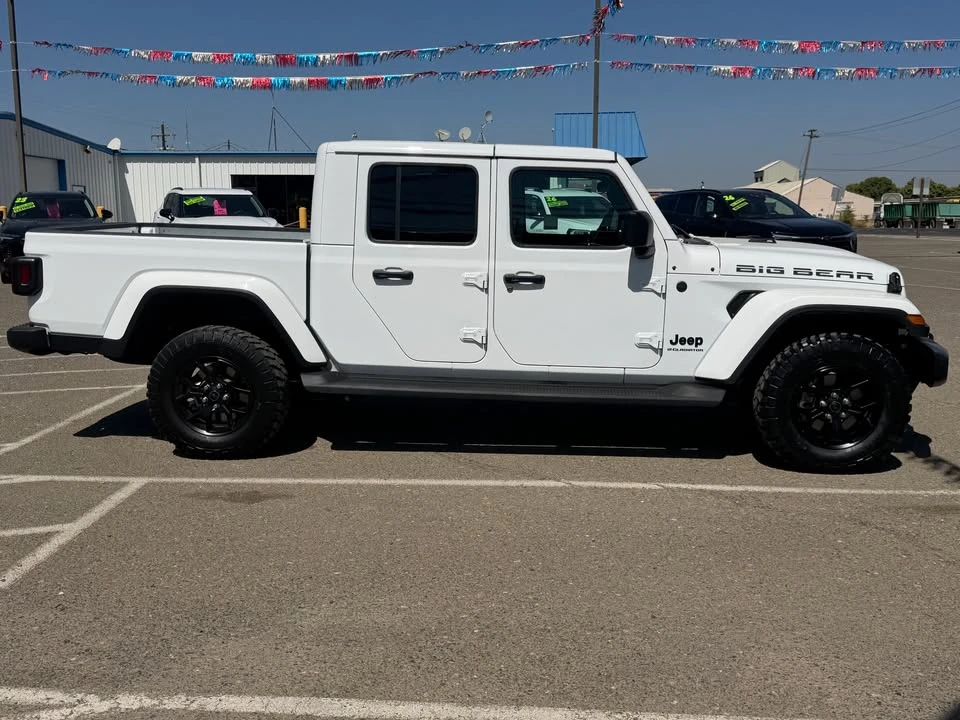 2025 Jeep JT Gladiator - Image 3 of 14