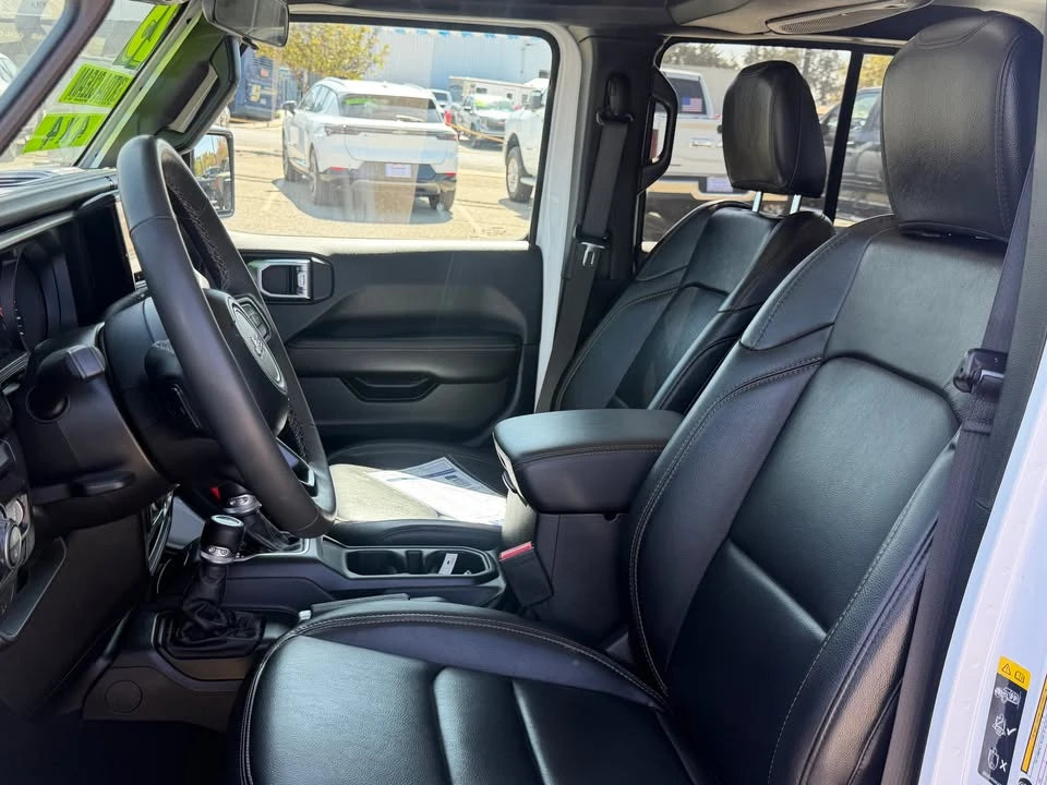 2025 Jeep JT Gladiator - Image 9 of 14