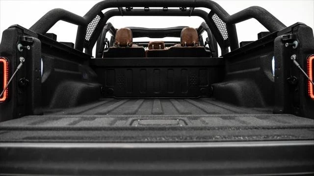2025 Jeep JT Gladiator - Image 13 of 21
