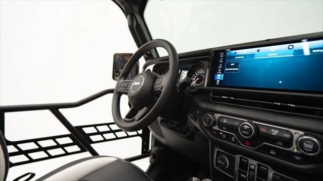 2025 Jeep JT Gladiator - Image 30 of 31