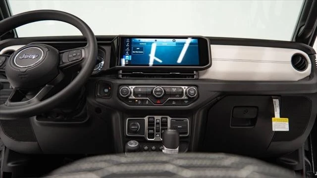 2025 Jeep JT Gladiator - Image 25 of 31